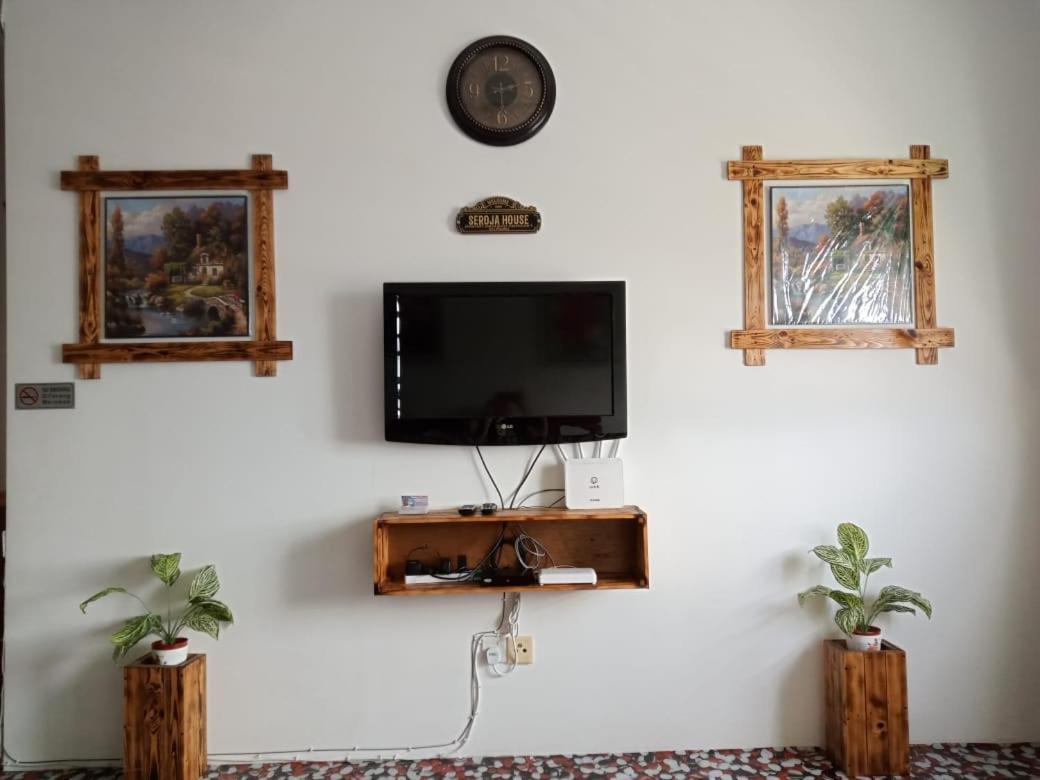 Homestay Camelia Kuala Terengganu - Seroja House Bagian luar foto