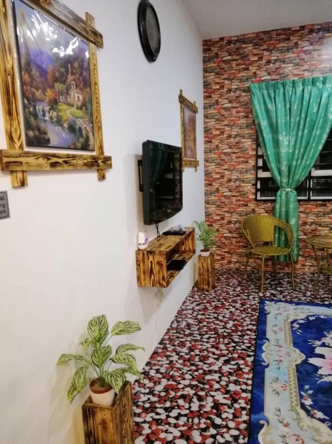 Homestay Camelia Kuala Terengganu - Seroja House Bagian luar foto