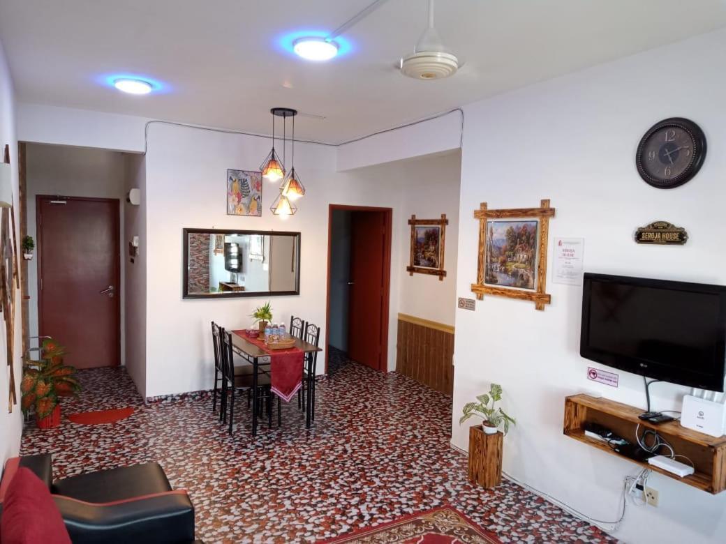 Homestay Camelia Kuala Terengganu - Seroja House Bagian luar foto